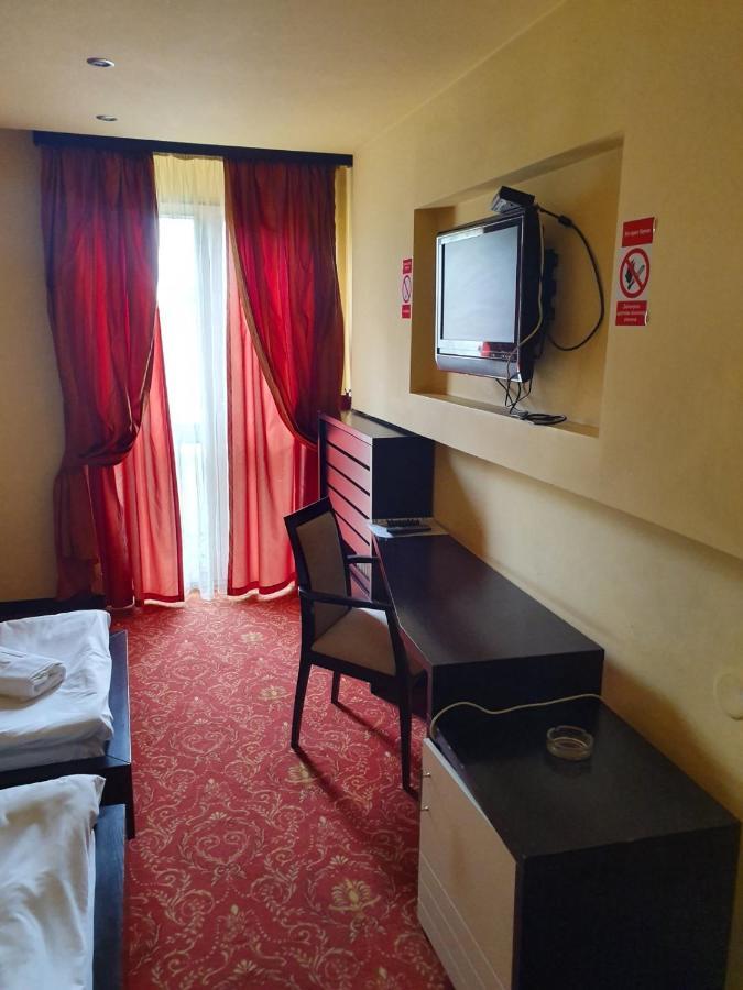 Hotel Sajam Нови Сад Екстериор снимка