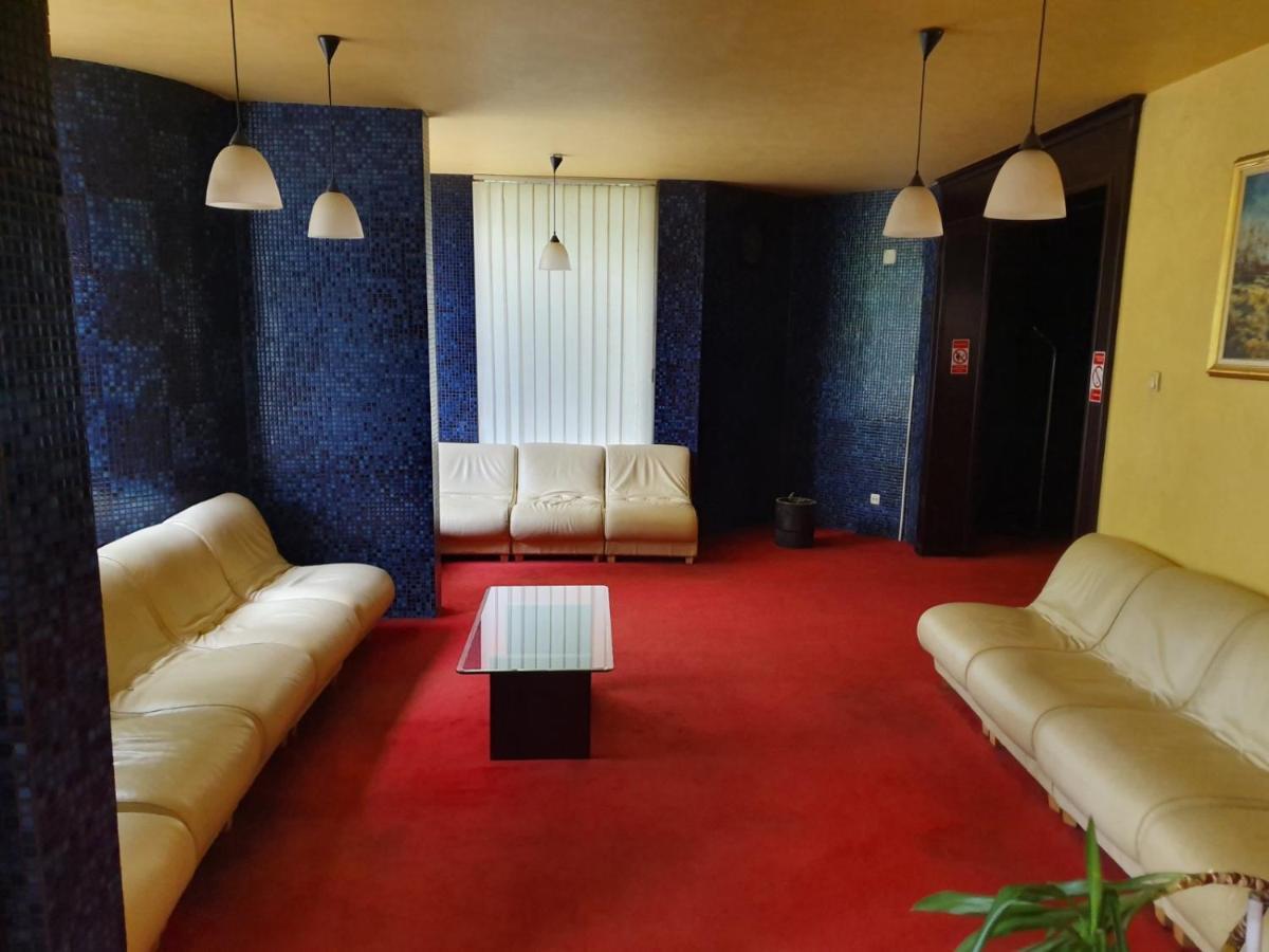 Hotel Sajam Нови Сад Екстериор снимка