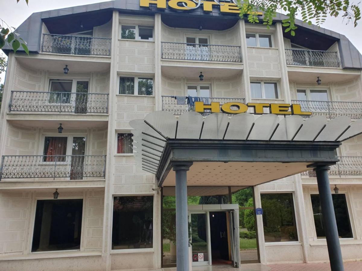 Hotel Sajam Нови Сад Екстериор снимка